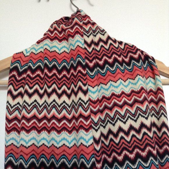 Multi-Coloured Chevron Pattern Infinity Scarf - Picture 3 of 8